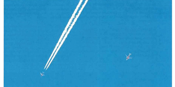 Condensation trail of two aircraft